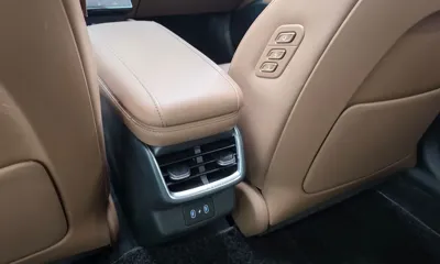 Hyundai Grandeur 2023, 35551 км, за 22252.86 USD - фото 35