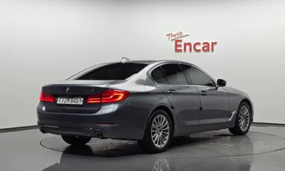 BMW 5-Series 2020, 60996 км, за 18051.73 USD