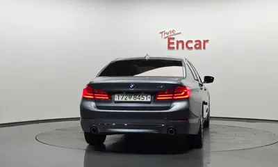 BMW 5-Series 2020, 60996 км, за 18051.73 USD