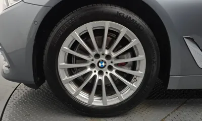 BMW 5-Series 2020, 60996 км, за 18051.73 USD