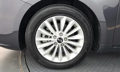 Kia K7 2016, 174430 км, за 5655.59 USD