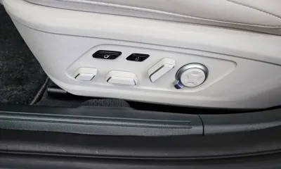 Hyundai Grandeur 2023, 47268 км, за 21465.14 USD - фото 31