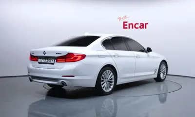 BMW 5-Series 2019, 56811 км, за 17941.88 USD