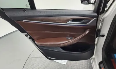 BMW 5-Series 2019, 56811 км, за 17941.88 USD - фото 25