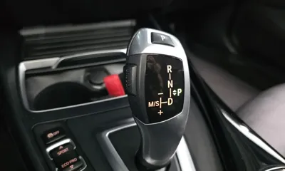 BMW 1-Series 2019, 83756 км, за 10906.94 USD - фото 9