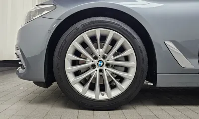 BMW 5-Series 2019, 84685 км, за 18117.37 USD