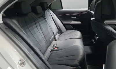 Mercedes-Benz E-Class 2024, 37632 км, за 34396.74 USD - фото 11