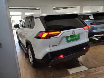 Toyota RAV4 2023, 54300 км, за 15833.1 USD