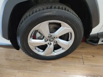 Toyota RAV4 2023, 54300 км, за 15833.1 USD - фото 23