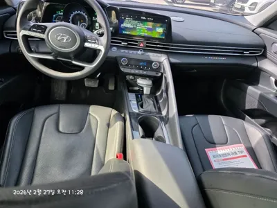 Hyundai Avante 2023, 124000 км, за 65046.9 USD - фото 6