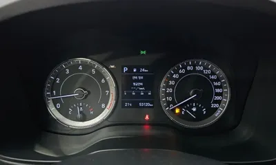 Hyundai Venue 2020, 53120 км, за 8131.68 USD - фото 8