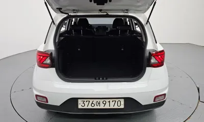 Hyundai Venue 2020, 53120 км, за 8131.68 USD - фото 20