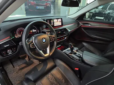 BMW 5-Series 2019, 160156 км, за 13128.53 USD