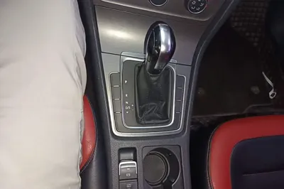 Volkswagen Golf 2016, 110400 км, за 7047 USD - фото 21