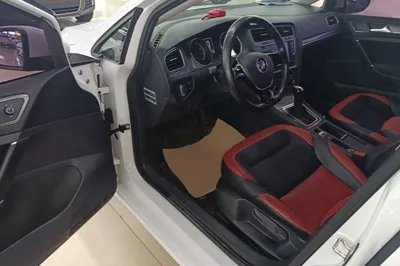 Volkswagen Golf 2016, 110400 км, за 7047 USD - фото 23