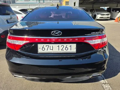 Hyundai Grandeur 2015, 79000 км, за 4759.39 USD