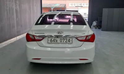 Hyundai Sonata 2014, 170493 км, за 2582.03 USD