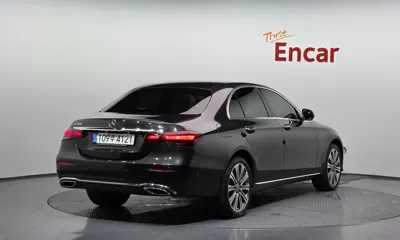 Mercedes-Benz E-Class 2023, 56471 км, за 32033.61 USD