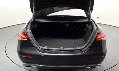 Mercedes-Benz E-Class 2023, 56471 км, за 31791.55 USD - фото 20