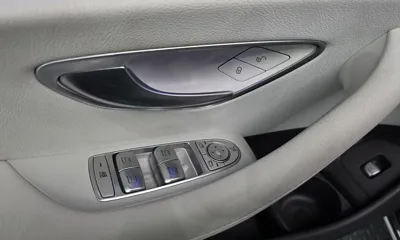 Mercedes-Benz E-Class 2023, 56471 км, за 31791.55 USD - фото 30