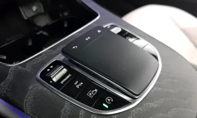 Mercedes-Benz E-Class 2023, 56471 км, за 31791.55 USD - фото 33