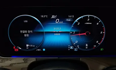 Mercedes-Benz E-Class 2021, 64848 км, за 25612.68 USD - фото 8