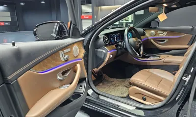 Mercedes-Benz E-Class 2021, 64848 км, за 25612.68 USD - фото 11