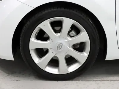 Hyundai Avante 2012, 73969 км, за 2822.63 USD