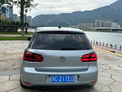 Volkswagen Golf 2010, 120000 км, за 2478.99 USD