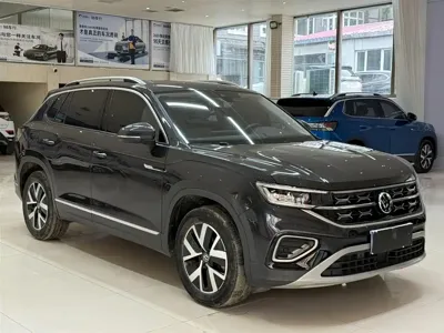 Volkswagen Tayron 2023, 13000 км, за 30367.52 USD