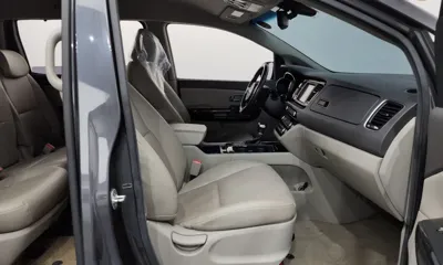 Kia Canival 2018, 100196 км, за 9321.26 USD - фото 26