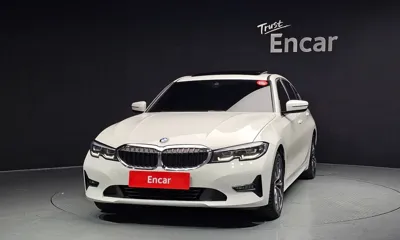 BMW 3-Series 2022, 134640 км, за 15547.76 USD