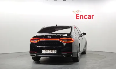 Hyundai Grandeur 2017, 112427 км, за 8533.54 USD