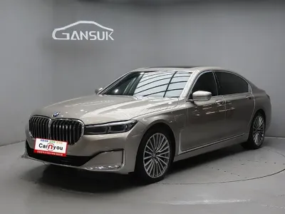 BMW 7-Series · 2021 год