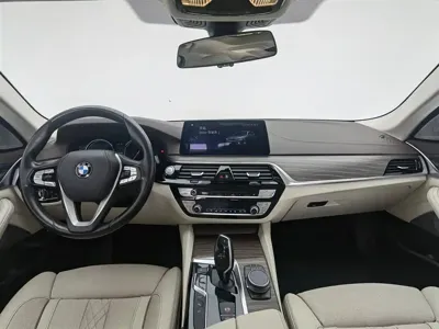 BMW 5 Series New Energy 2018, 61000 км, за 16009.11 USD