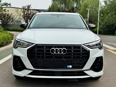 Audi Q3 2023, 16000 км, за 28516.22 USD