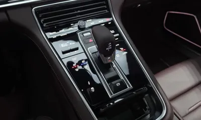 Porsche Panamera 2022, 14263 км, за 74432.79 USD - фото 9