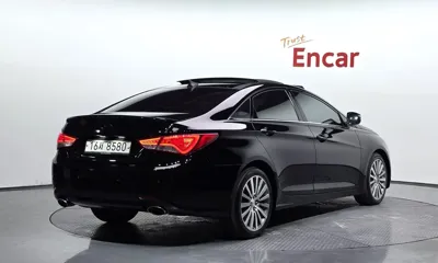 Hyundai Sonata 2013, 173515 км, за 3581.43 USD