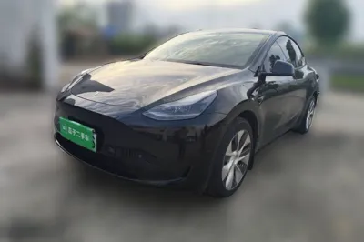 Tesla Model Y · 2022 год
