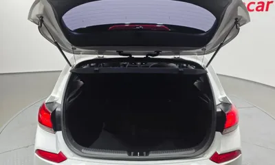 Hyundai i30 2018, 56443 км, за 8332.25 USD - фото 20