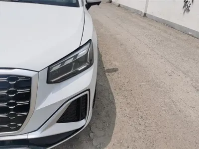 Audi Q2L 2024, 9600 км, за 15449.97 USD