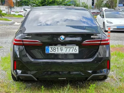 BMW 5-Series 2026, 10000 км, за 81396.07 USD