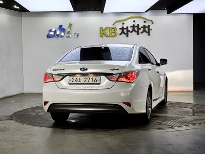 Hyundai Sonata 2014, 170921 км, за 2203.73 USD