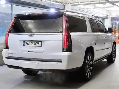 Cadillac Escalade 2016, 180005 км, за 17133.56 USD