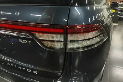 Lincoln Aviator 2021, 67800 км, за 40216 USD - фото 9