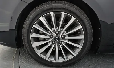 Kia K7 2019, 114445 км, за 10132.44 USD