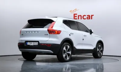 Volvo XC40 2023, 21905 км, за 22725.78 USD