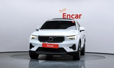 Volvo XC40 2023, 21905 км, за 22725.78 USD