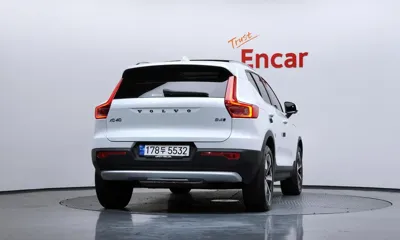 Volvo XC40 2023, 21905 км, за 22725.78 USD