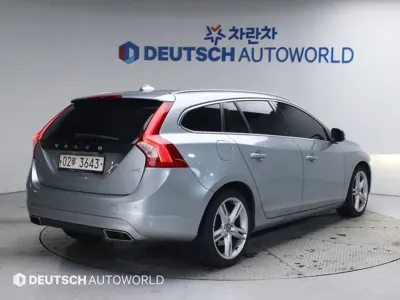 Volvo V60 2018, 232706 км, за 4294.68 USD